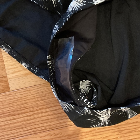 La Blanca Black White Crossback Palm Print One-Piece Swimsuit NWOT sz 22W - Picture 6 of 10